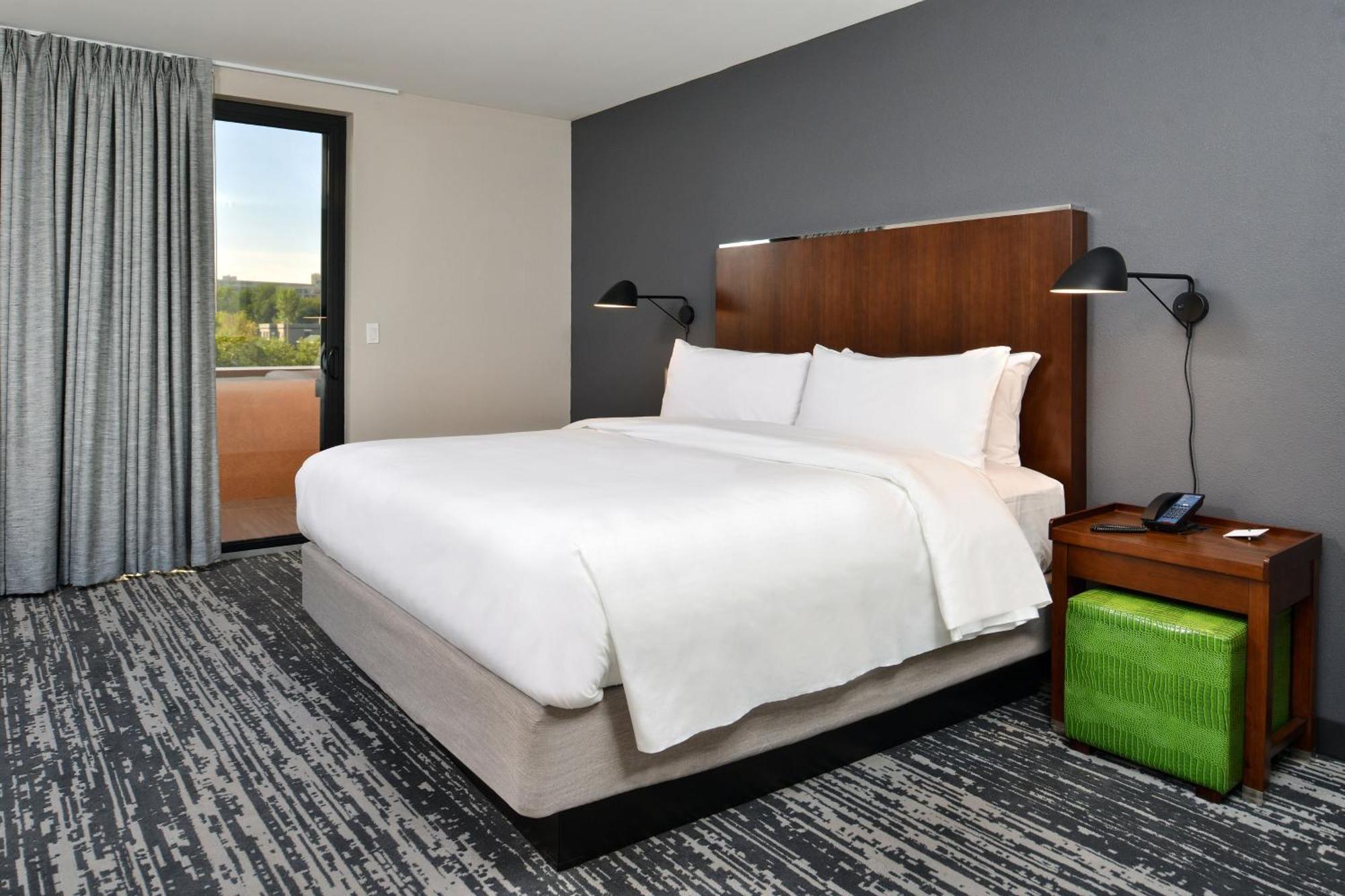 Four Points By Sheraton Omaha Midtown Екстер'єр фото